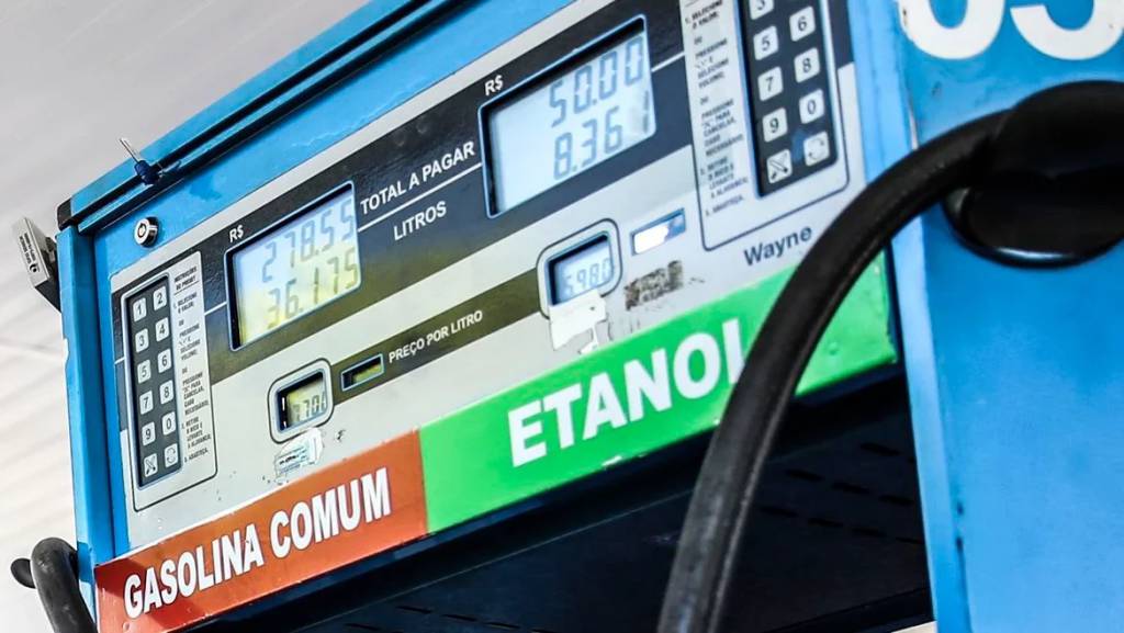 Chuvas e expectativa pelo E32 impulsionam preços do etanol no Brasil