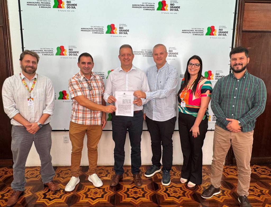 Secretaria da Agricultura do RS e Embrapa firmam convênio para combater a incidência da mosca-das-frutas em pomares gaúchos