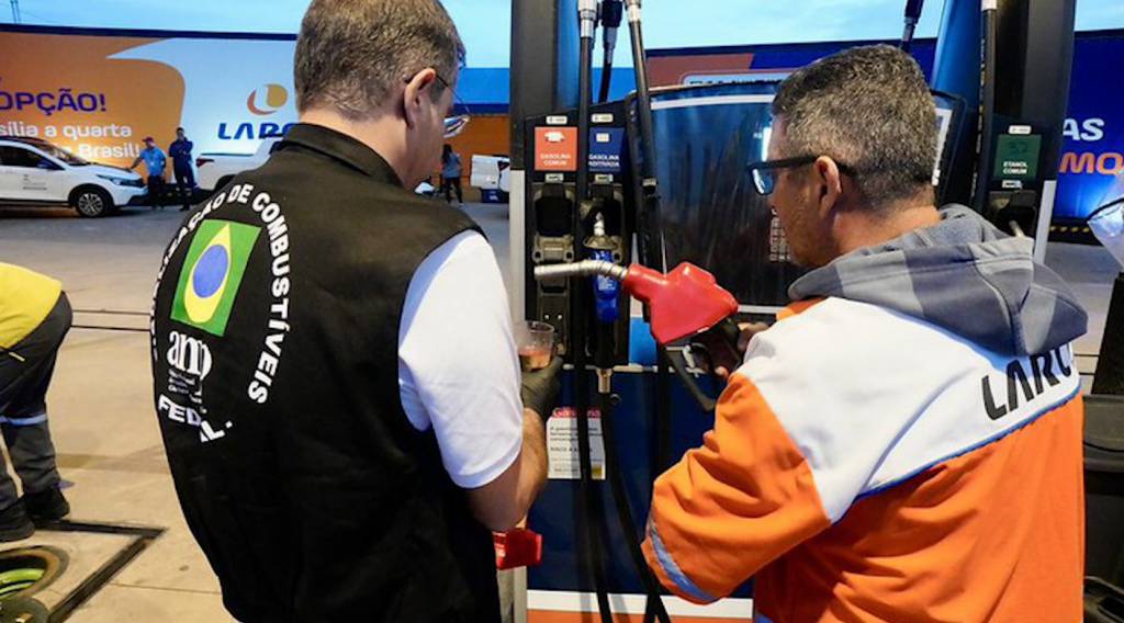 Operação 'Tô de olho', sobre combustíveis, faz 46 interdições e 34 autuações no 1º dia