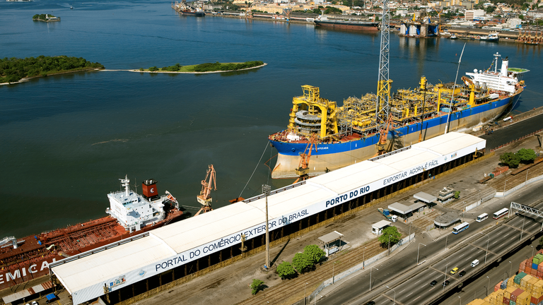 Portos brasileiros movimentaram 104 milhões de toneladas em janeiro