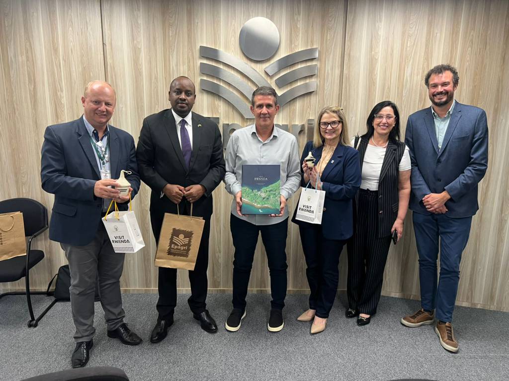 Governo de Santa Catarina apresenta para a Embaixada de Ruanda programas para o desenvolvimento agropecuário