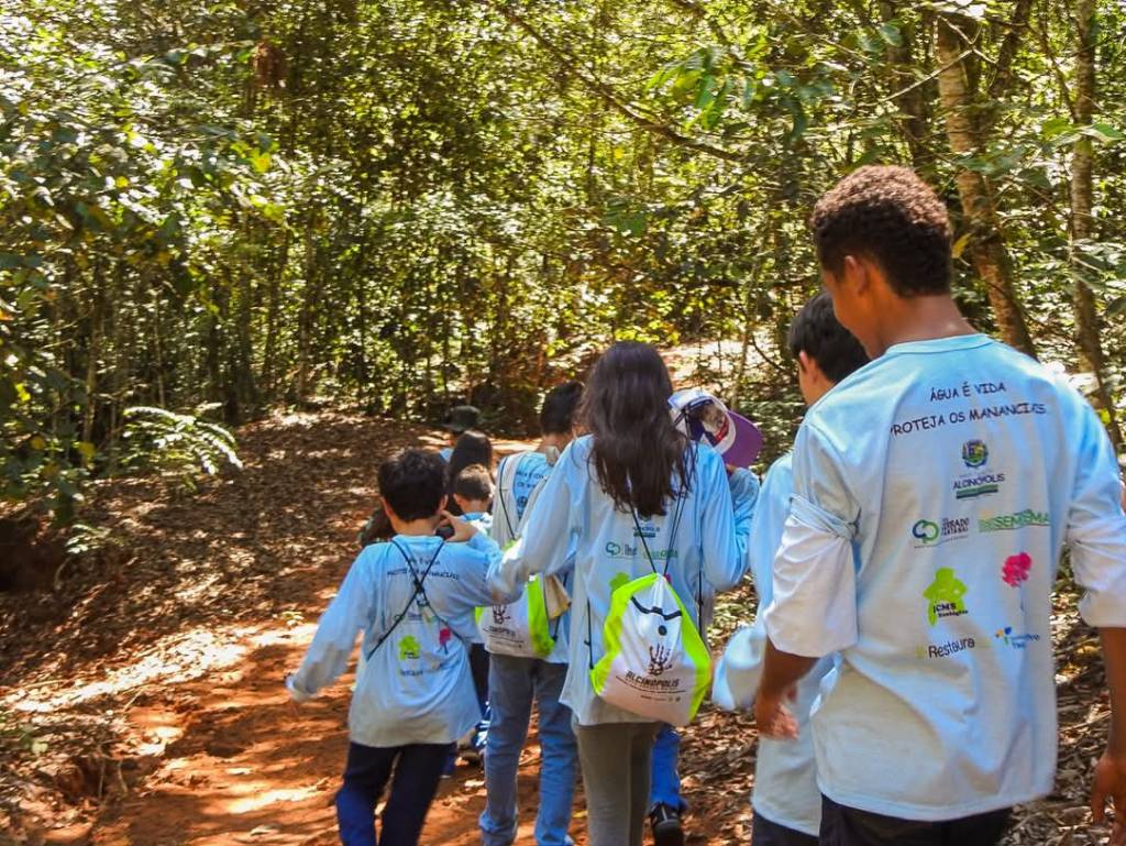  Projeto busca recuperar 378 hectares de áreas degradadas e mobiliza centenas de estudantes em MS