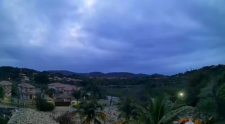 Outubro começa com chuva no Sudeste