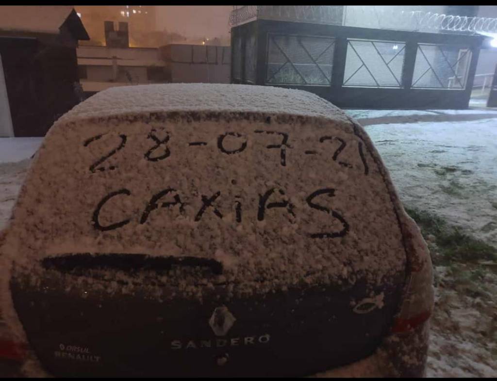 Geadas no Brasil: Caxias do Sul registra neve 