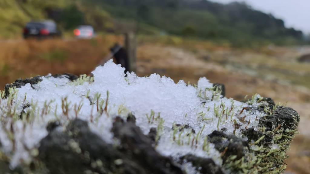 Terceira onda de frio tem neve e geada no Sul do país 