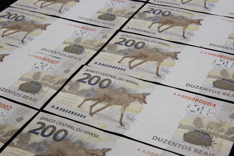 Nova nota de R$ 200 começa circular nesta quarta