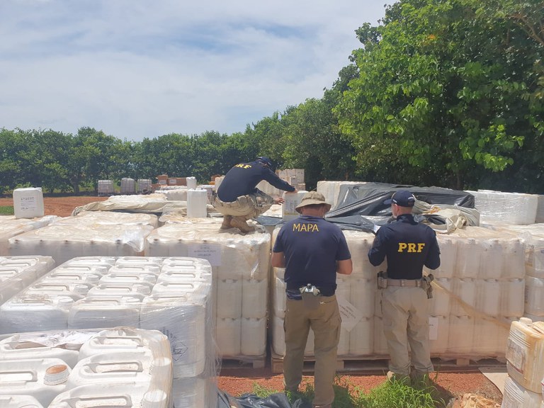 Operação apreende defensivos agrícolas, carne bovina e suína irregulares no MT