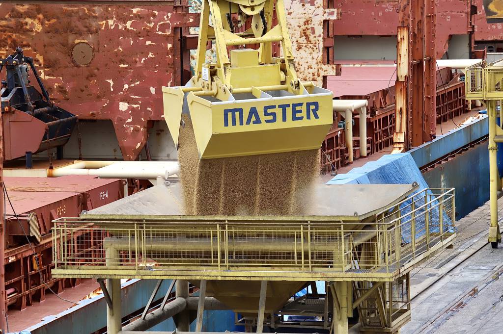 Brasil inicia março com exportações de 2.41 milhões de toneladas de soja