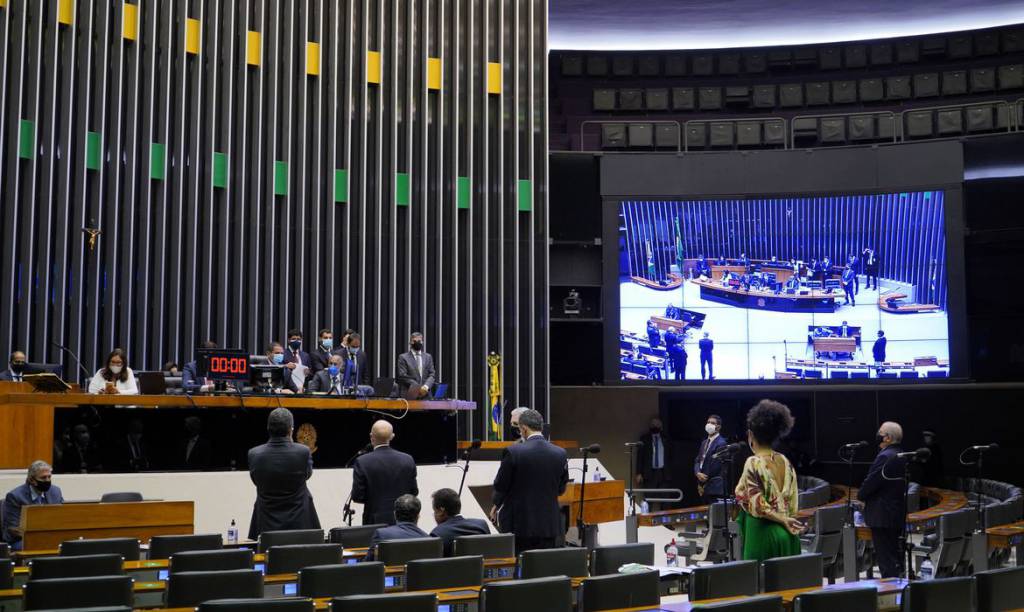 Congresso Nacional promulga emenda para pagamento de auxílio emergencial