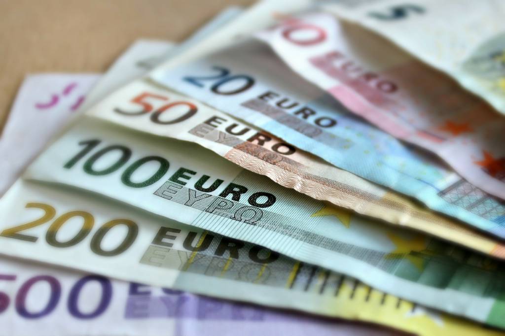 PIB da zona do euro no segundo trimestre é revisado para cima