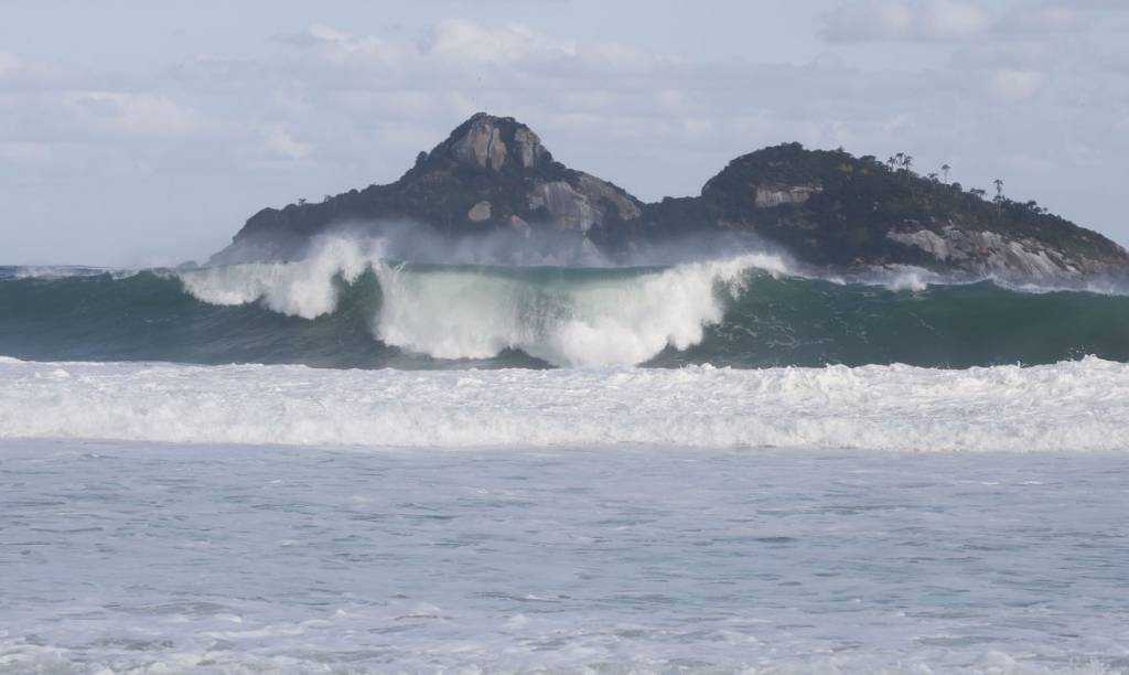 Ciclone extratropical poderá provocar ventos de até 75 km/h no RJ, ES e BA