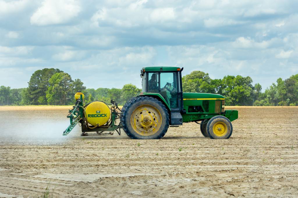 Mapa registra 38 defensivos agrícolas genéricos que incluem produtos biológicos