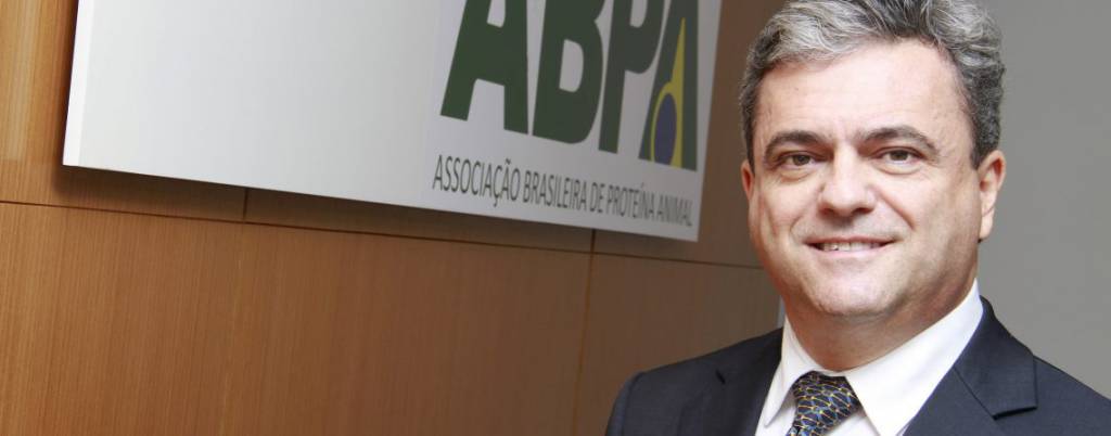 Ricardo Santin, da ABPA, é o novo Presidente da Câmara Setorial de Aves e Suínos do Mapa